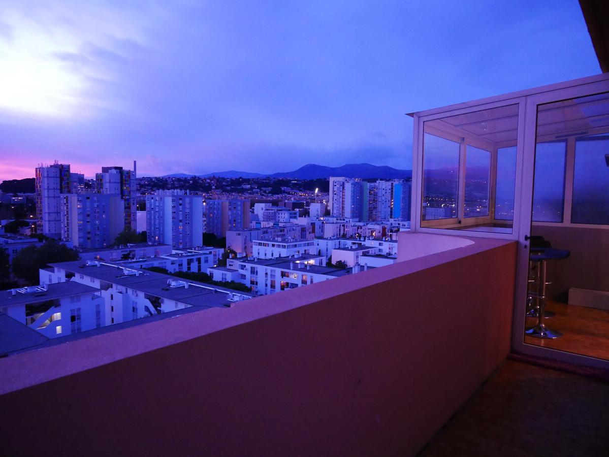 Appartement Rooftop 8 personnes grande terrasse avec parking Quartier Aéroport Nice Buitenkant foto